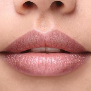 Delilah Lips - Lipstick & Liners