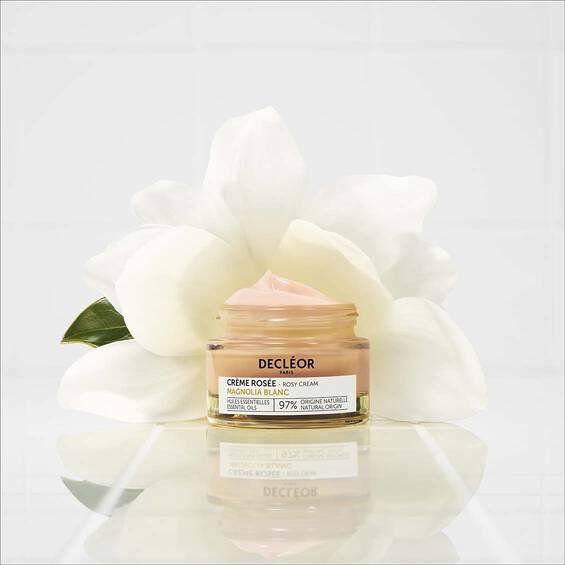 White Magnolia Anti-Aging Rosy Cream